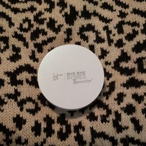 it Costmetics translucent powder